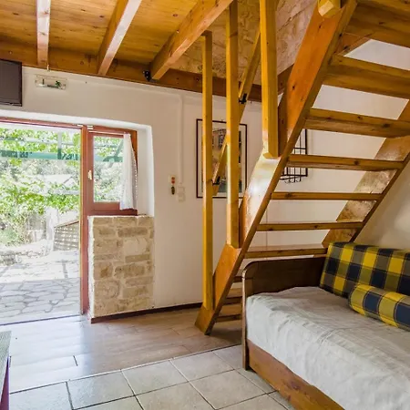 Pensionat Adamantia Small Maissonette M2