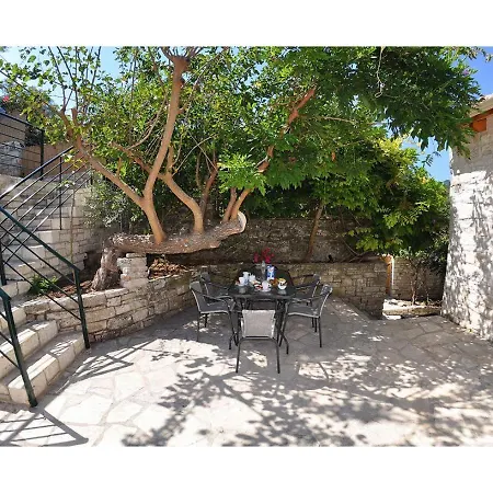 Adamantia Small Maissonette M2 Maison d'hôtes 3*