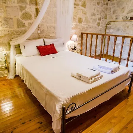 Adamantia Small Maissonette M2 3* Gaios